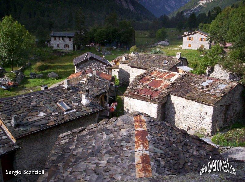 10 Casette sotto il Sasso Grande.JPG